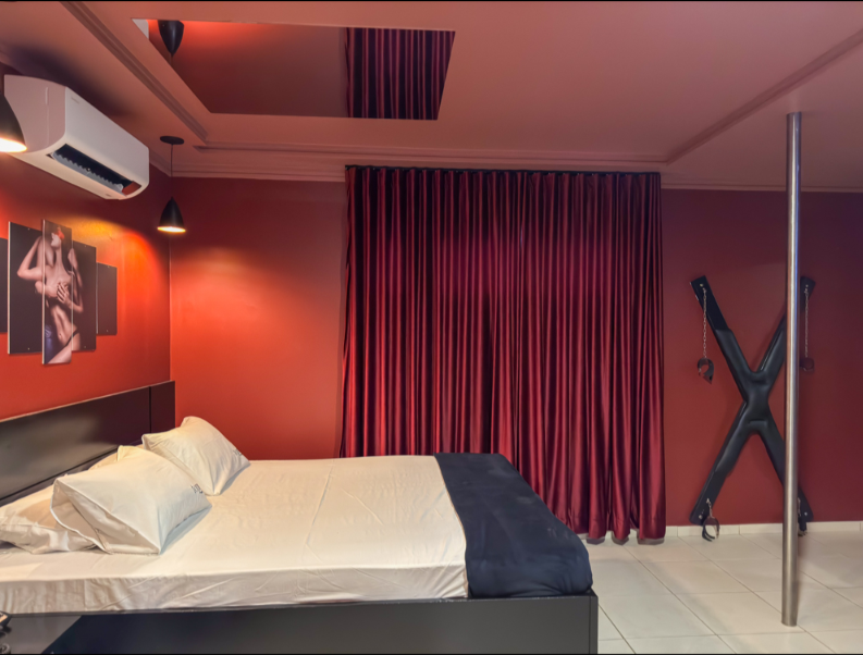 Suite 50 tons — Top's Motel